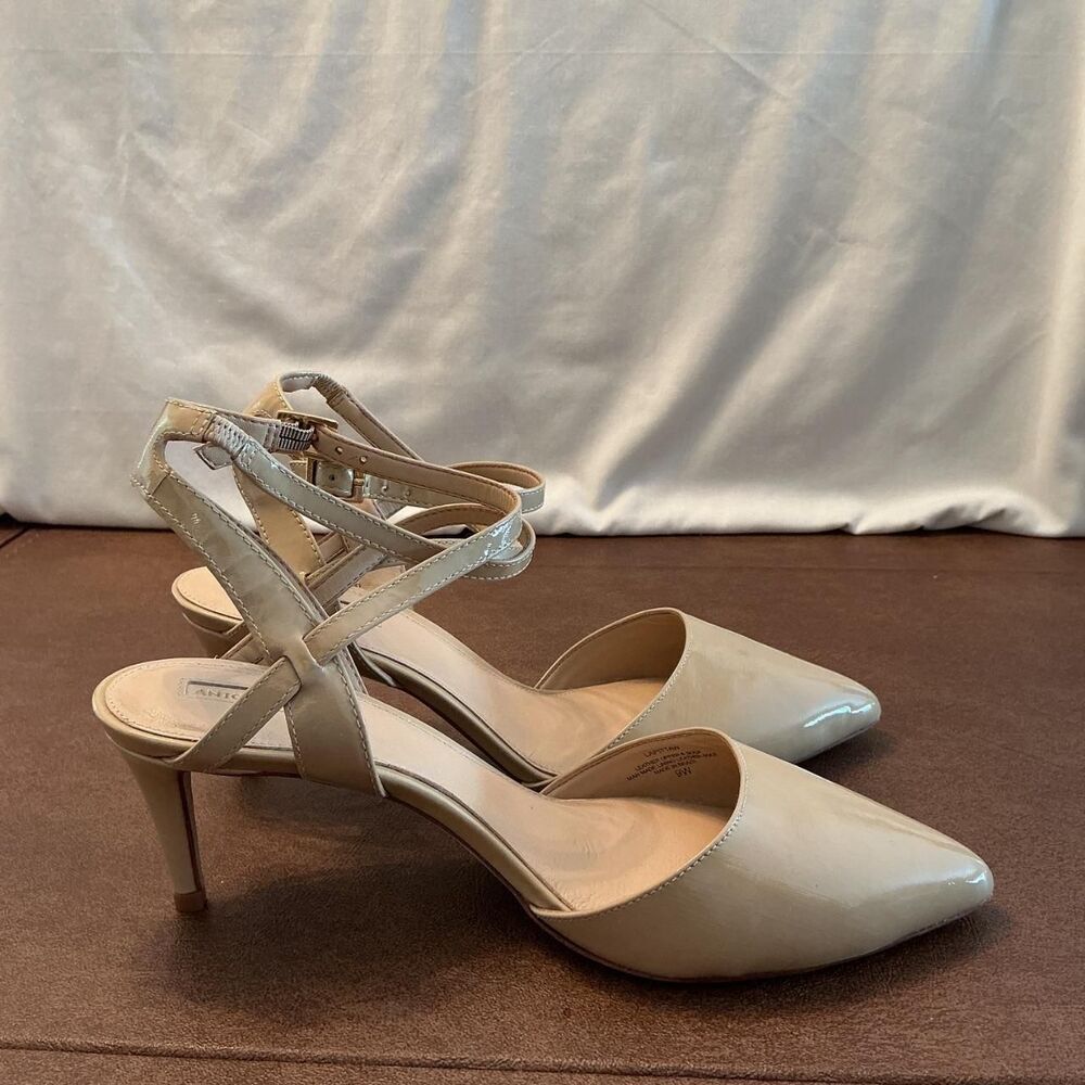 Antonio-melani Women's Tan and Gold Sandals - Picture 3 of 8